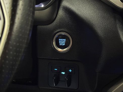 Used 2022 Toyota Tundra SR5 AWD/4WD image 29
