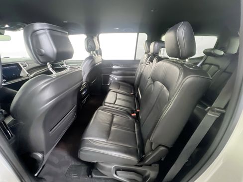 Used 2022 Jeep Wagoneer Series III image 24