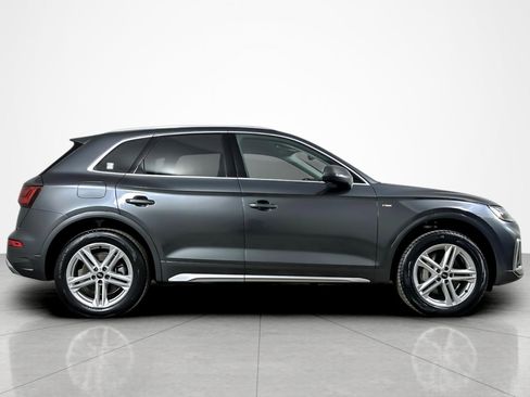 Used 2022 Audi Q5 e Premium w/ Convenience Package image 6