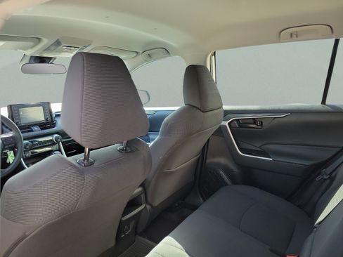 Used 2021 Toyota RAV4 LE FWD image 22
