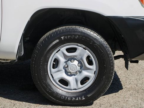 Used 2013 Toyota Tacoma Base image 30