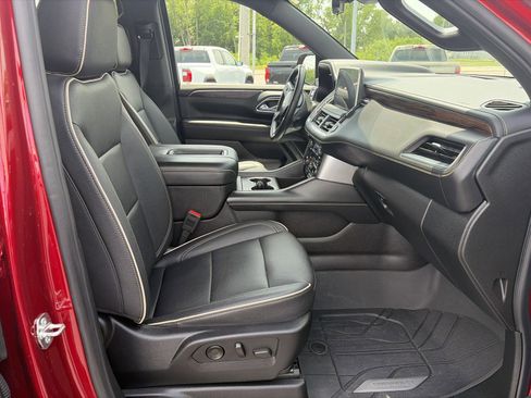 Used 2024 Chevrolet Tahoe Premier AWD/4WD image 18