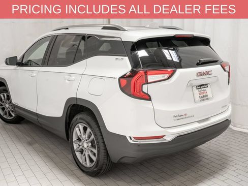 Used 2023 GMC Terrain SLT AWD/4WD image 3