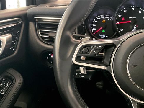 Used 2021 Porsche Macan AWD/4WD image 21
