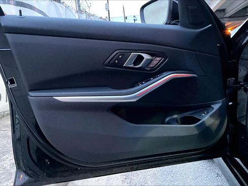 Certified 2025 BMW 330i Sedan image 21