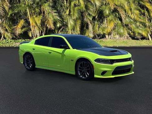 Used 2023 Dodge Charger Scat Pack w/ Plus Group RWD image 2