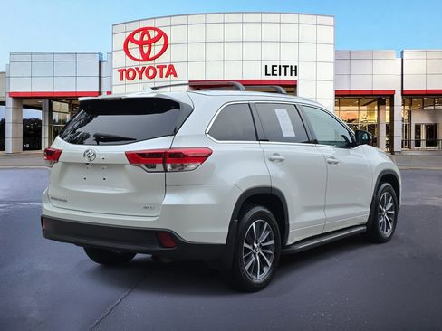 Used 2018 Toyota Highlander XLE image 5