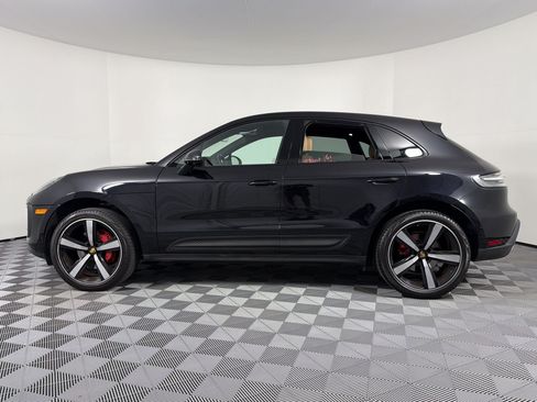 Certified 2024 Porsche Macan S AWD/4WD image 2