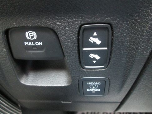 Used 2020 RAM 1500 Limited image 15