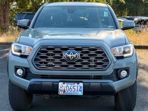 Certified 2022 Toyota Tacoma TRD Off-Road w/ Black Out Package (TMS) AWD/4WD image 8