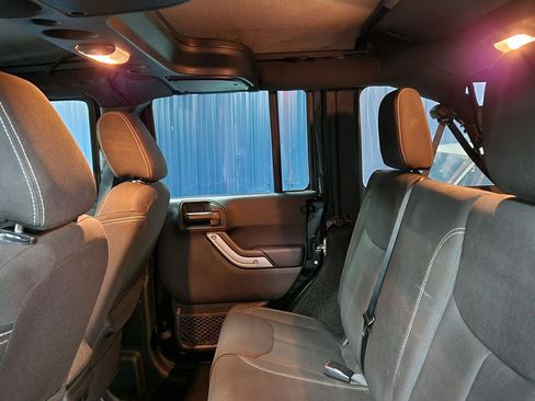 Used 2015 Jeep Wrangler Unlimited Sahara w/ Dual Top Group image 21