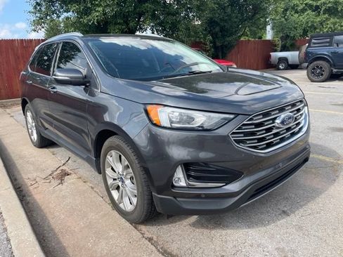 Used 2020 Ford Edge Titanium FWD image 4