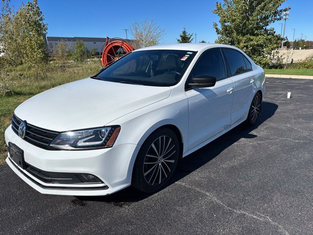 Used 2016 Volkswagen Jetta Sport w/ Lighting Package FWD image 2
