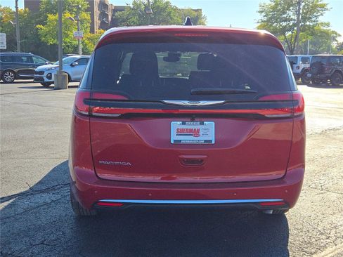 New 2026 Chrysler Pacifica Select image 15