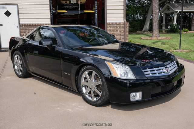 Used 2006 Cadillac XLR RWD image 21