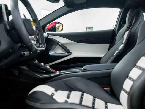 Used 2018 Ferrari 812 Superfast RWD image 51