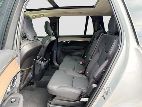 Used 2025 Volvo XC90 B5 Plus image 22