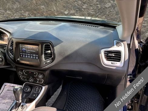Used 2018 Jeep Compass Latitude w/ Popular Equipment Group AWD/4WD image 15