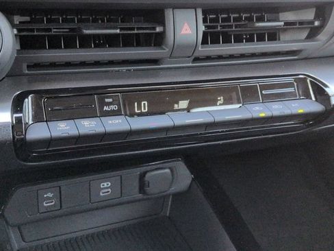 Certified 2025 Toyota Prius LE FWD image 14