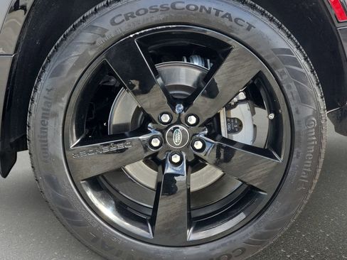 Used 2023 Land Rover Defender 130 X-Dynamic SE AWD/4WD image 35