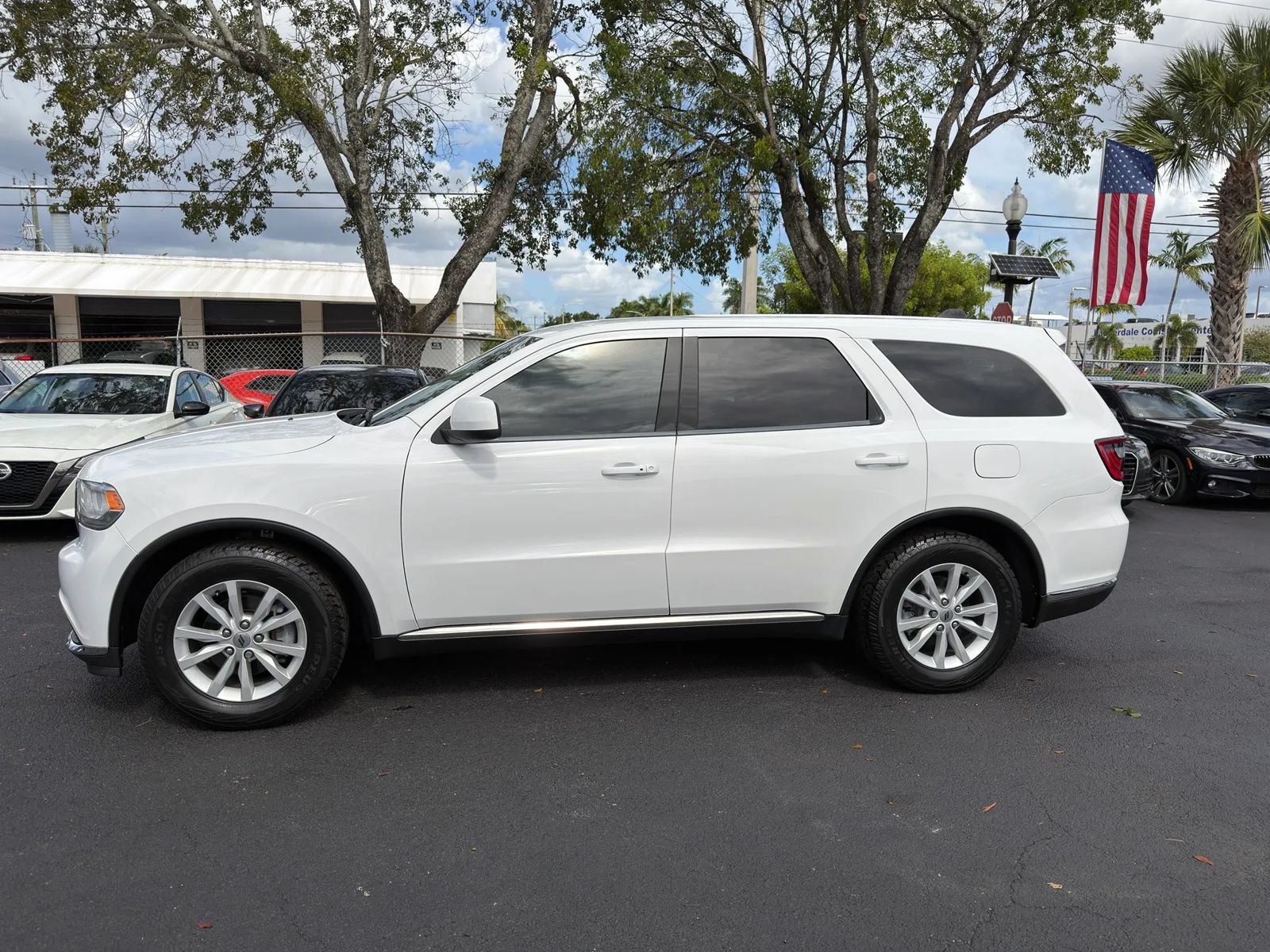 Used 2019 Dodge Durango SXT w/ 3rd Row Seating Group RWD image 13