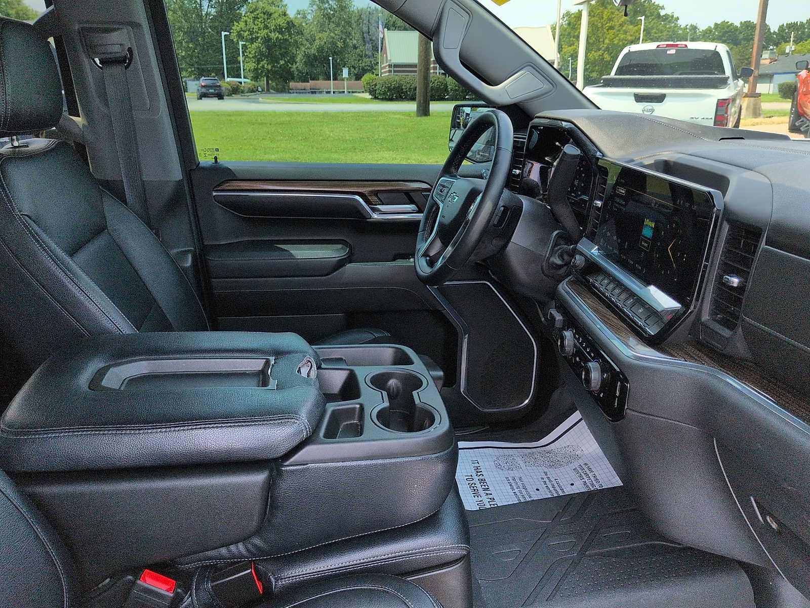 Used 2024 Chevrolet Silverado 1500 RST AWD/4WD image 10