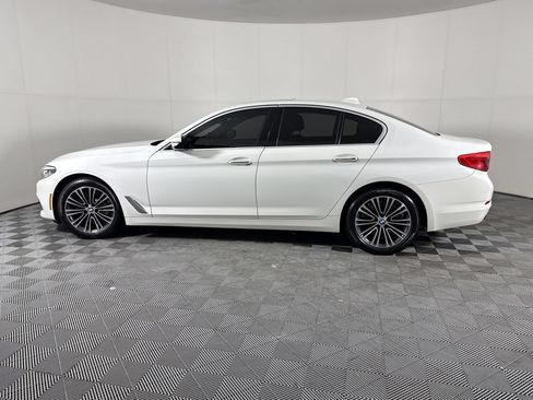 Used 2018 BMW 530i RWD image 2
