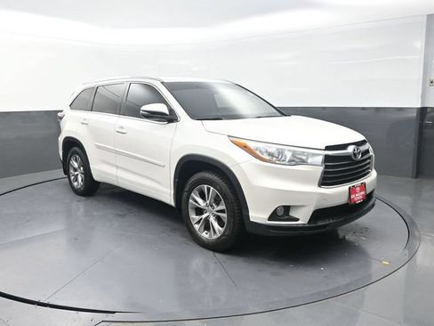 Used 2015 Toyota Highlander XLE AWD/4WD image 10
