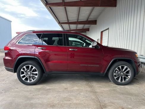Used 2018 Jeep Grand Cherokee Limited w/ Trailer Tow Group IV image 7