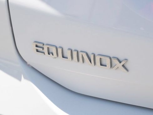 Used 2024 Chevrolet Equinox LT FWD image 12