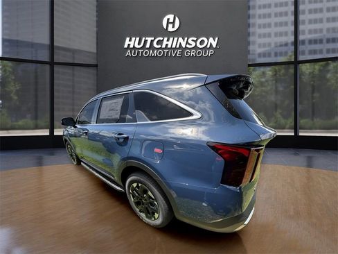 Certified 2025 Kia Sorento S w/ Panoramic Sunroof Package FWD image 4