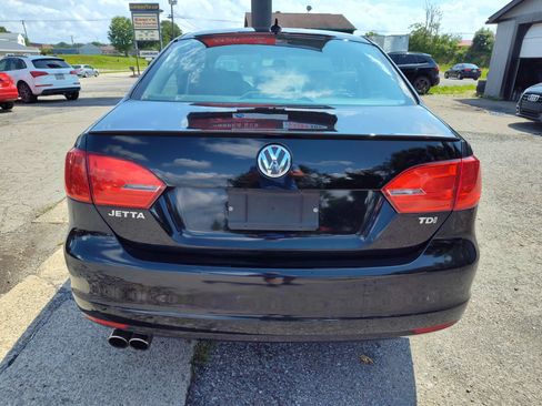 Used 2011 Volkswagen Jetta TDI FWD image 4