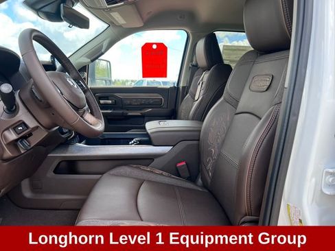 Used 2025 RAM 2500 Limited AWD/4WD image 3
