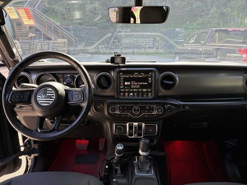 Used 2023 Jeep Gladiator Sport AWD/4WD image 20