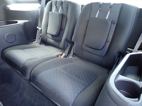 Used 2015 Ford Explorer XLT w/ Equipment Group 201B AWD/4WD image 17