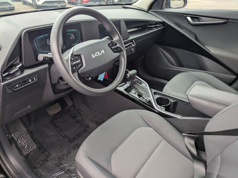 Certified 2025 Kia Niro LX FWD image 22
