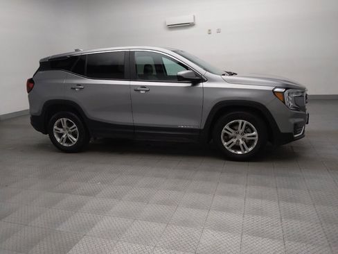 Used 2023 GMC Terrain SLE image 11