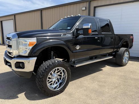 Used 2014 Ford F250 Lariat w/ Chrome Package image 5