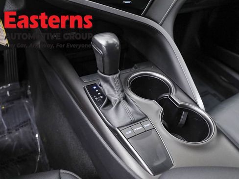 Used 2024 Toyota Camry SE image 13