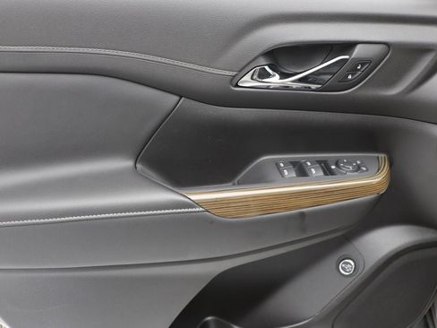 Used 2023 GMC Acadia SLE w/ Driver Convenience Package image 15