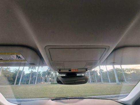 Used 2018 Jaguar E-PACE S image 20