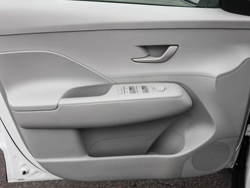 Certified 2025 Hyundai Kona SEL image 21