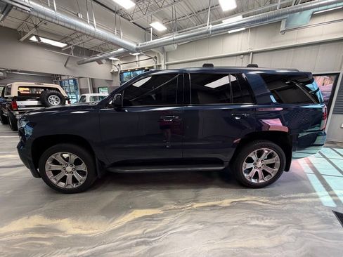 Used 2020 Chevrolet Tahoe LT w/ Luxury Package AWD/4WD image 39