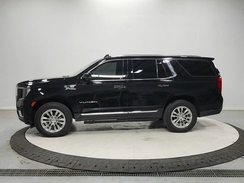 Used 2022 GMC Yukon SLT w/ SLT Premium Package AWD/4WD image 4