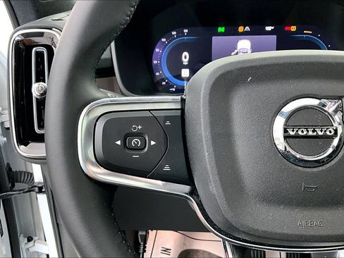 Used 2023 Volvo XC40 Recharge Ultimate AWD/4WD image 23