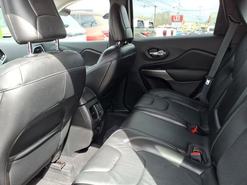 Used 2019 Jeep Cherokee Limited AWD/4WD image 7