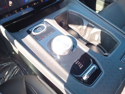 Used 2025 Jeep Wagoneer S Limited image 14