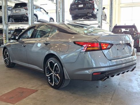 Used 2023 Nissan Altima 2.5 SR AWD/4WD image 7