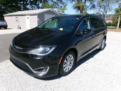 Used 2017 Chrysler Pacifica Touring-L
