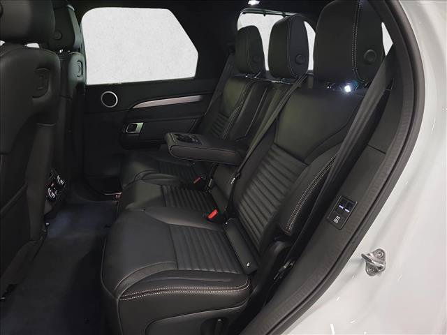 New 2026 Land Rover Discovery Dynamic SE AWD/4WD image 16